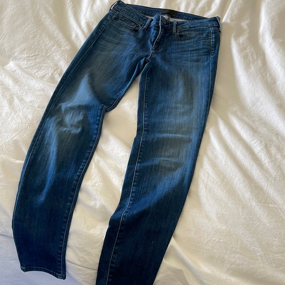 Sleek, nicely fitting and stretchy vince jeans